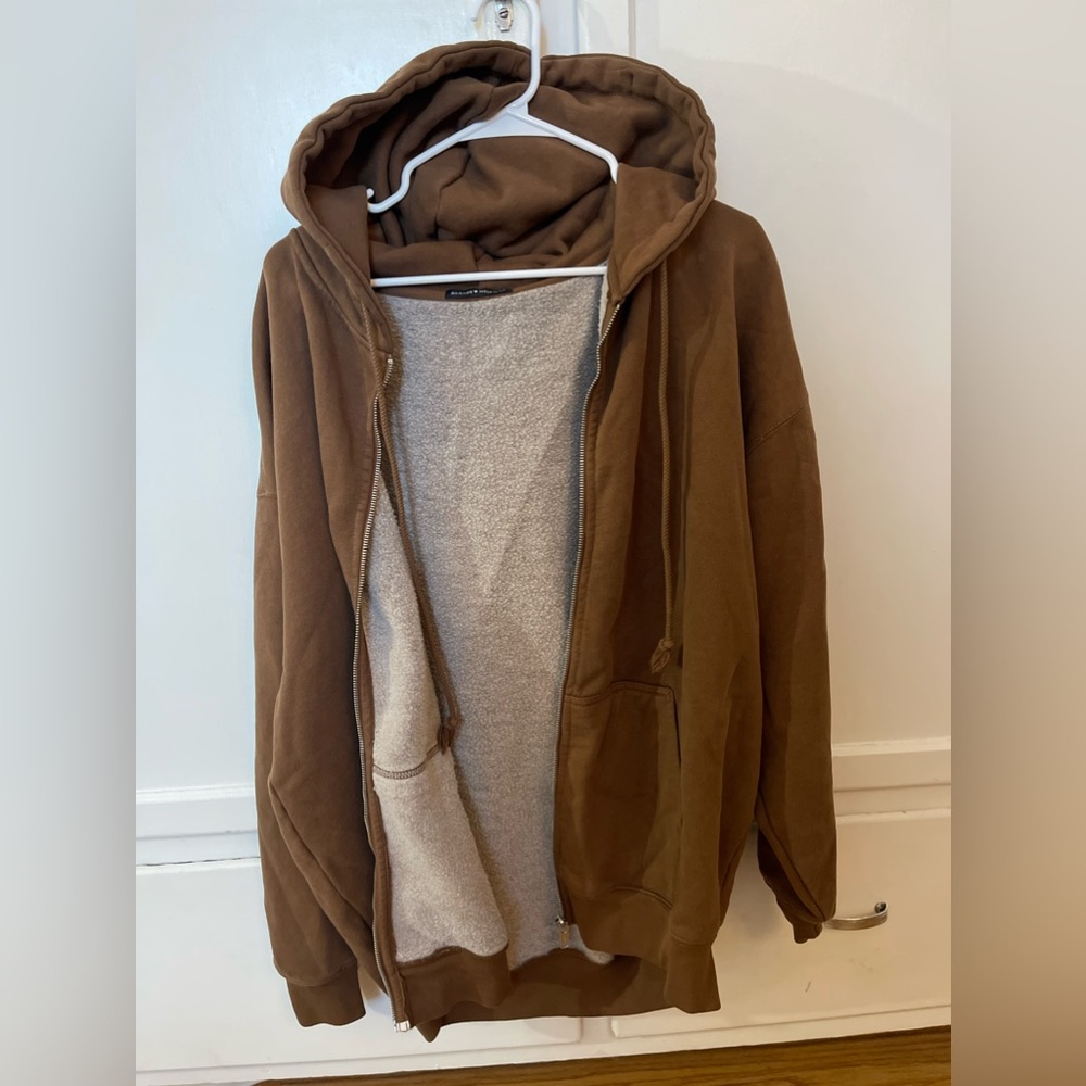 Brandy Melville brown oversized zip-up hoodie 🧸